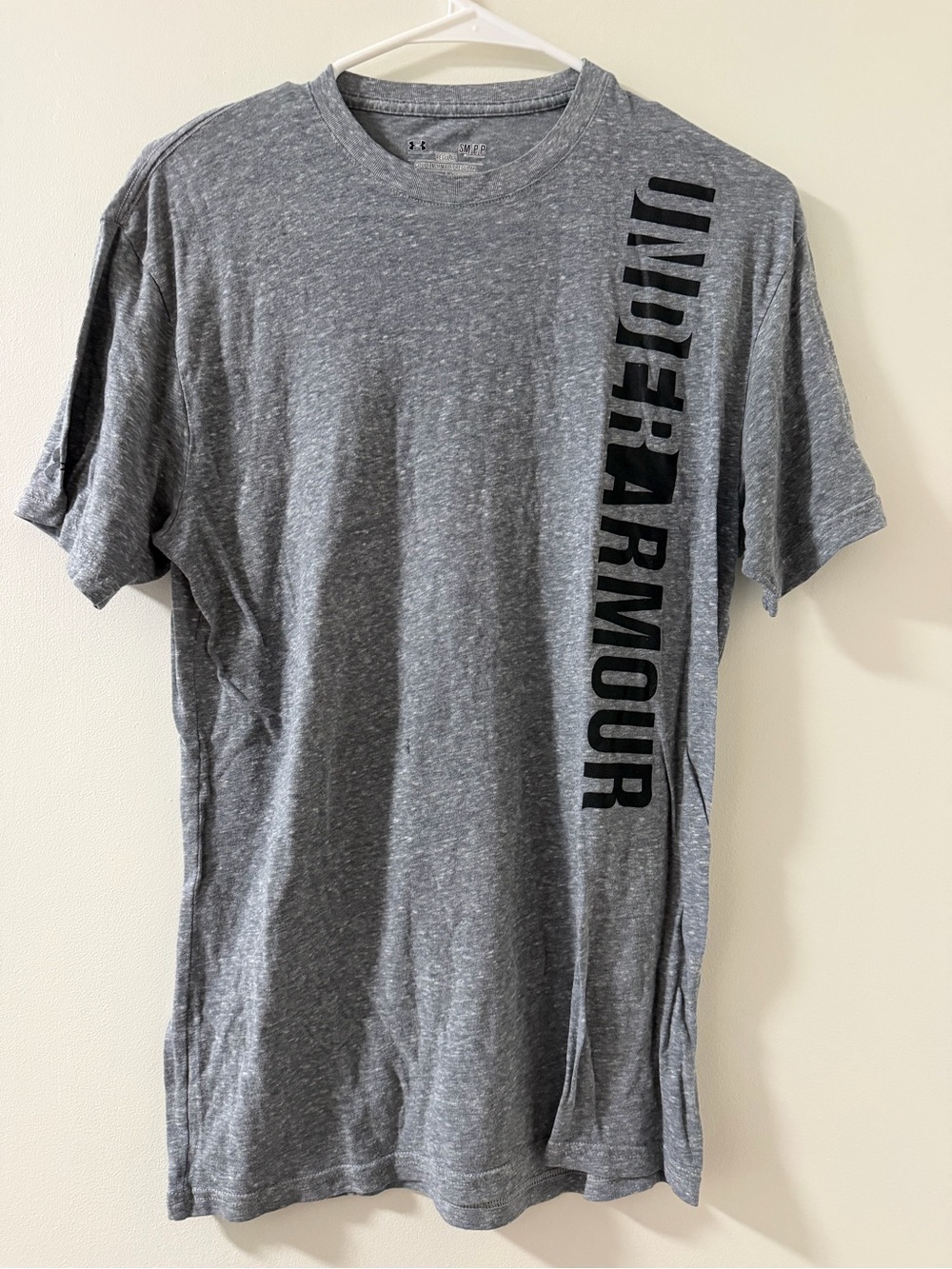 Under Armour T-Shirt Mens Small Gray Excellent HeatGear Vertical Logo Tee